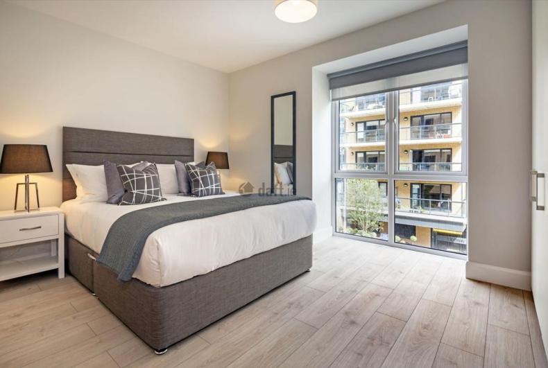 Modern Sandyford Bedroom Экстерьер фото
